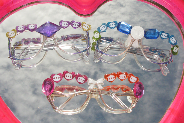 http://www.newyorkcouture.net/sold/ccglasses.JPG